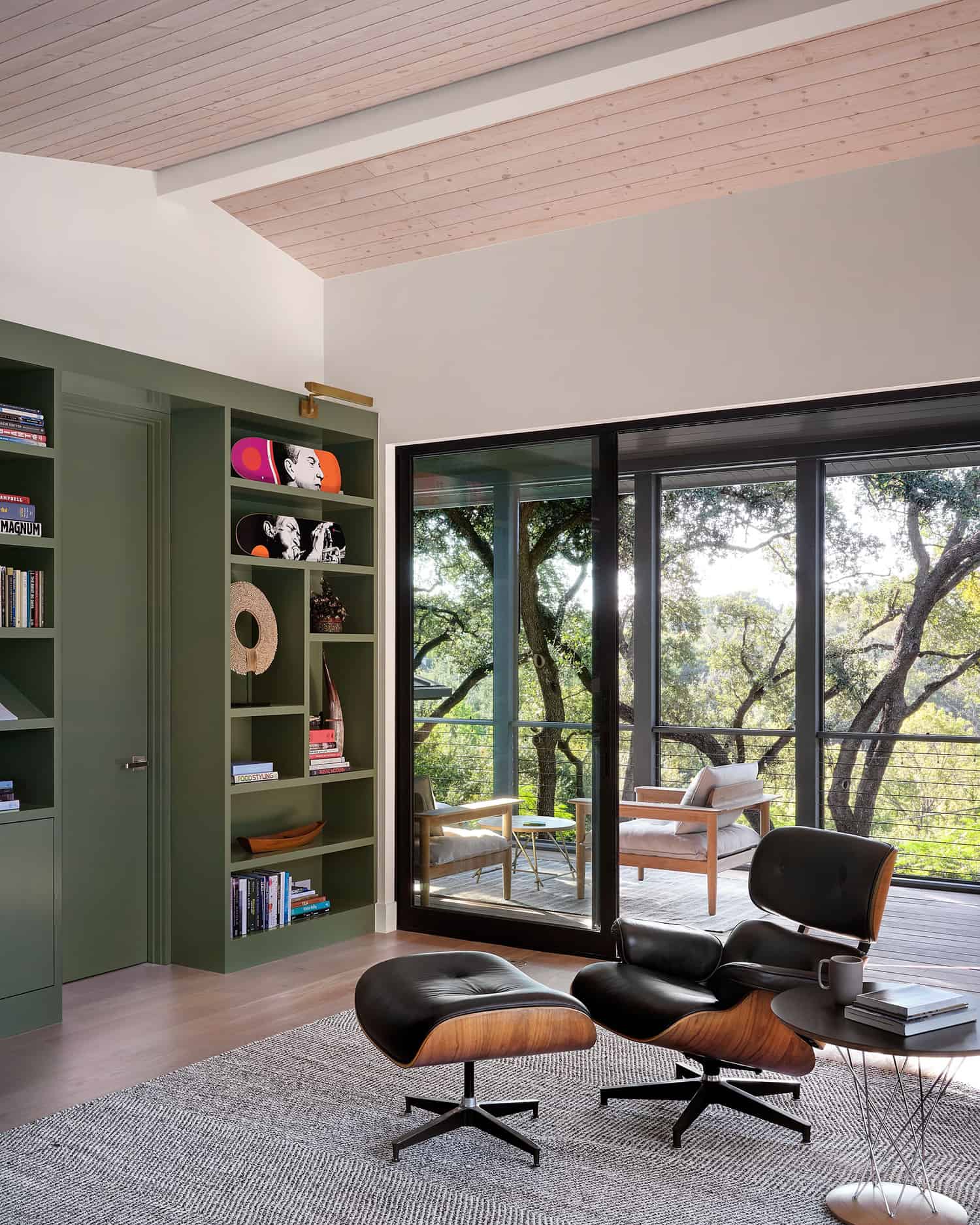 midcentury-modern-home-library