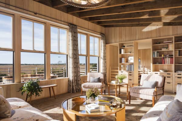 featured posts image for Cedar shingles defines a cozy beach house on Martha’s Vineyard