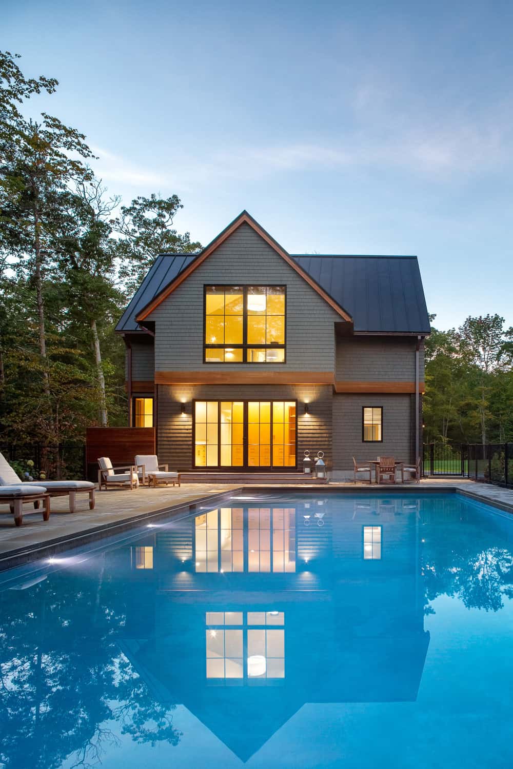 modern-coastal-home-swimming-pool