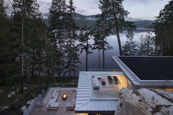 featured posts image for Modern lake house rests atop a rocky slope on Canada’s Sunshine Coast