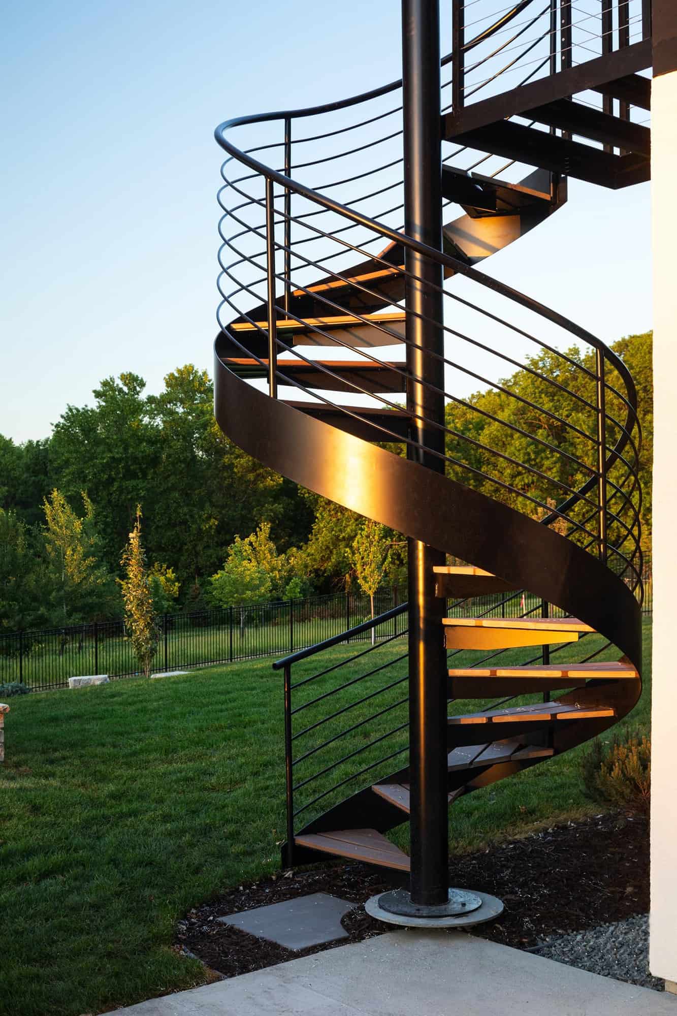 scandinavian-modern-home-exterior-spiral-staircase