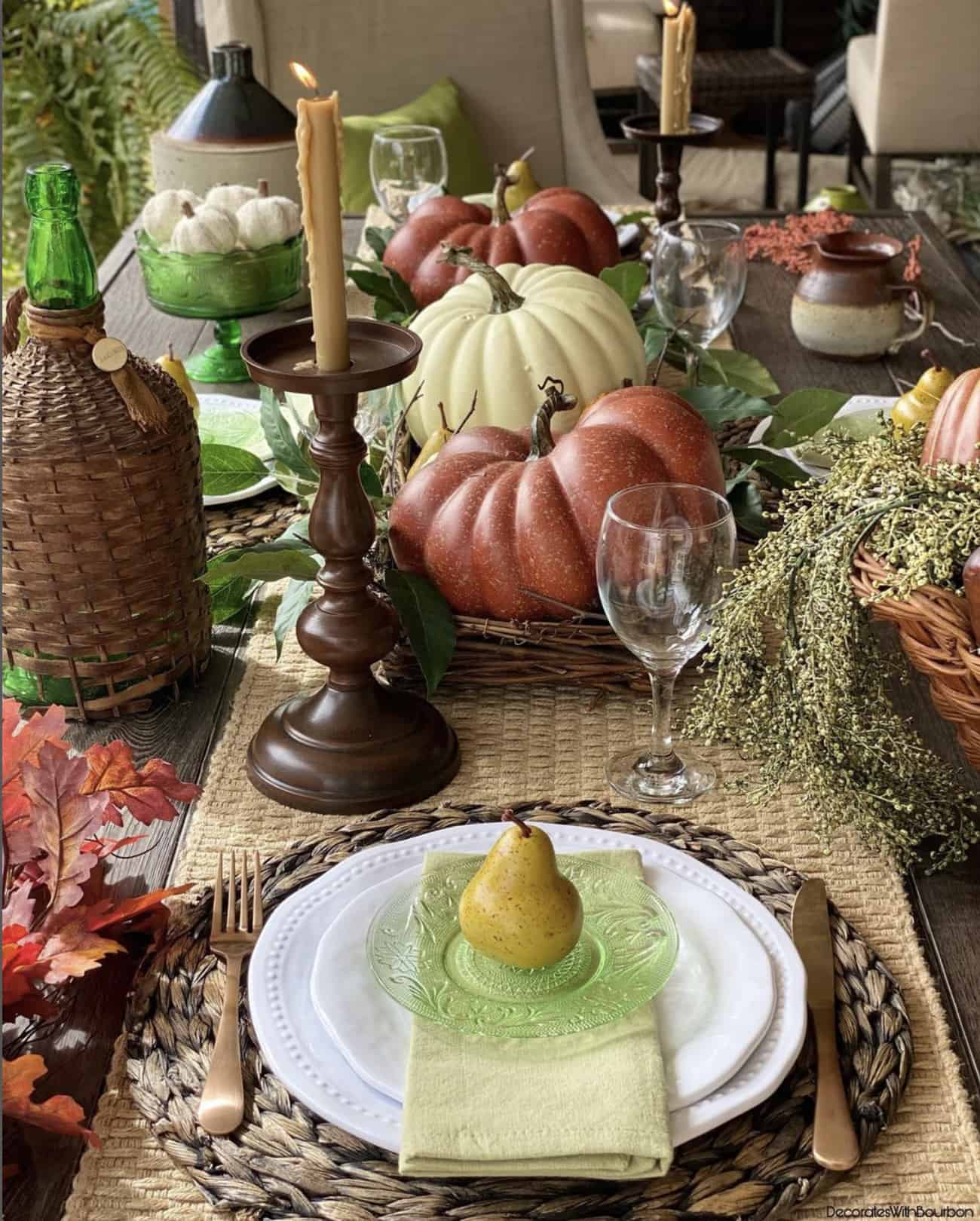 fall-table-decor-with-pumpkins