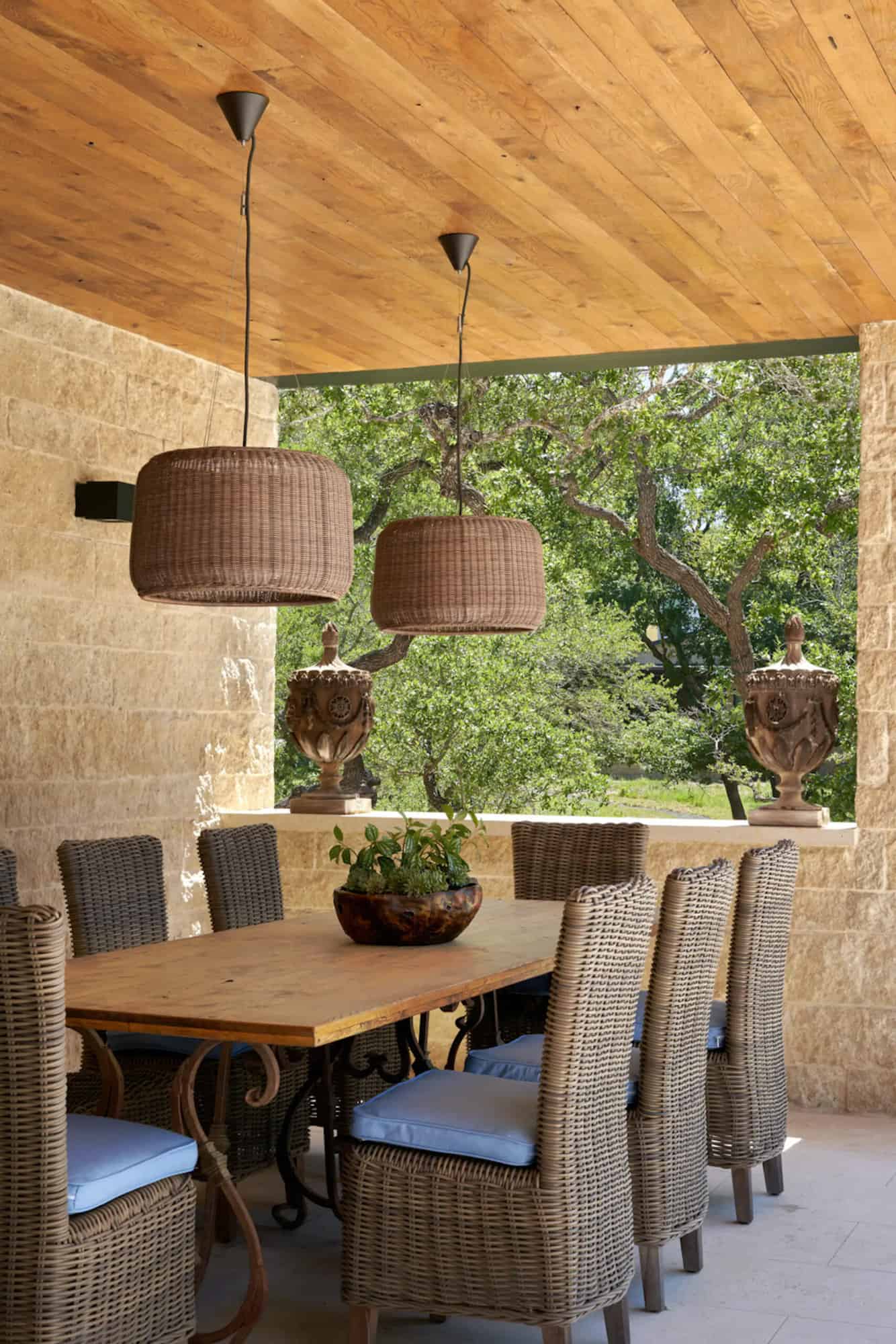 modern-covered-outdoor-dining-room