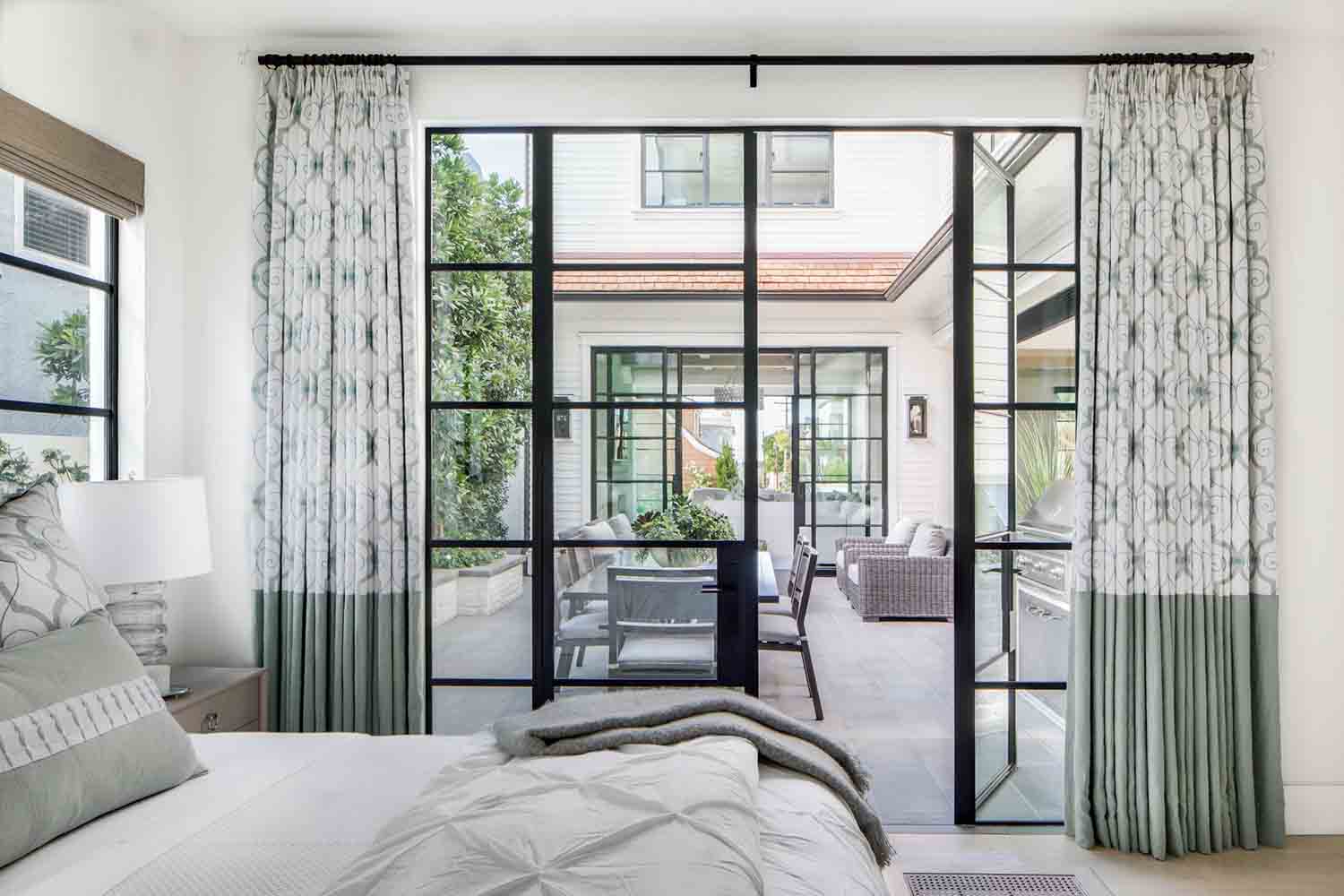transitiional-style-bedroom-corona-del-mar-home
