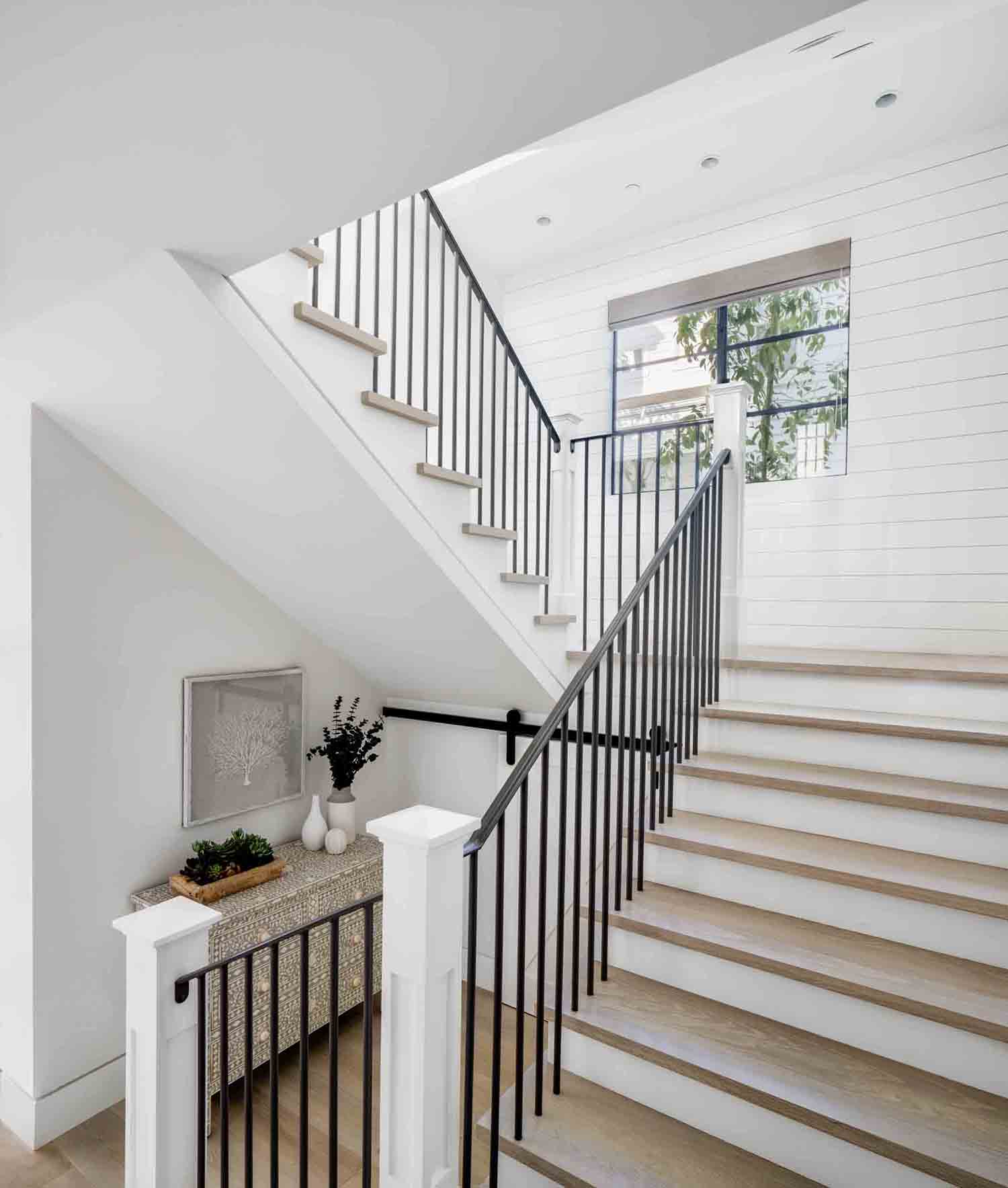 transitiional-style-staircase-corona-del-mar-home