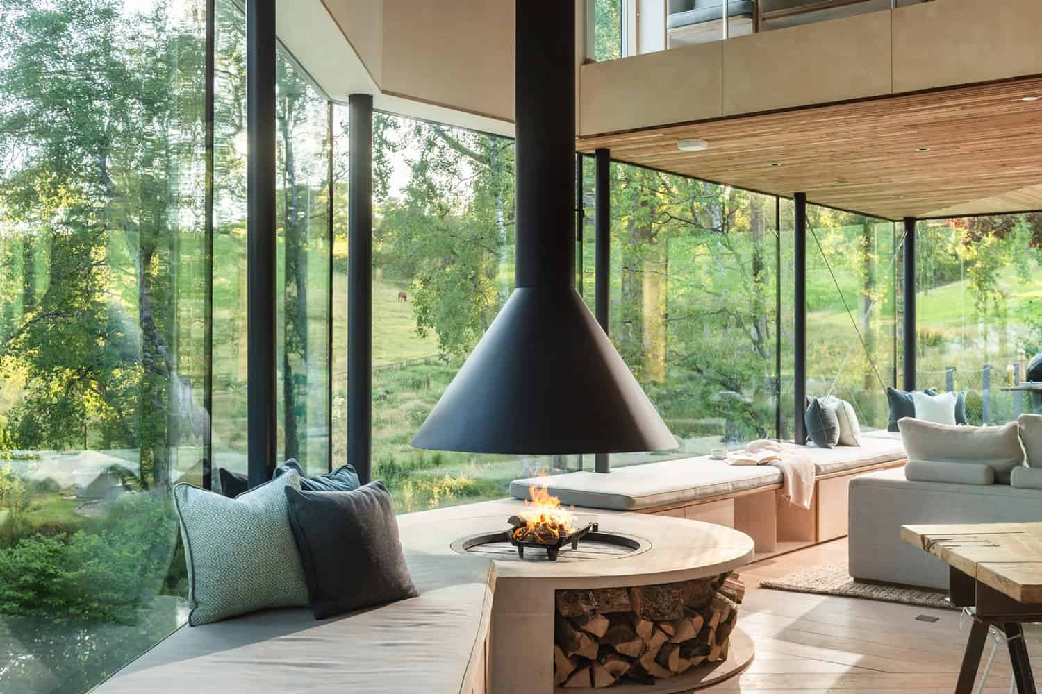 A timber clad retreat inspired by nature in the English countryside