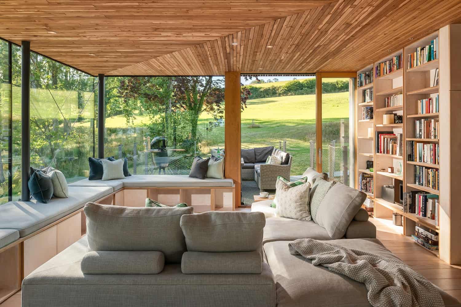 modern-elegant-living-room