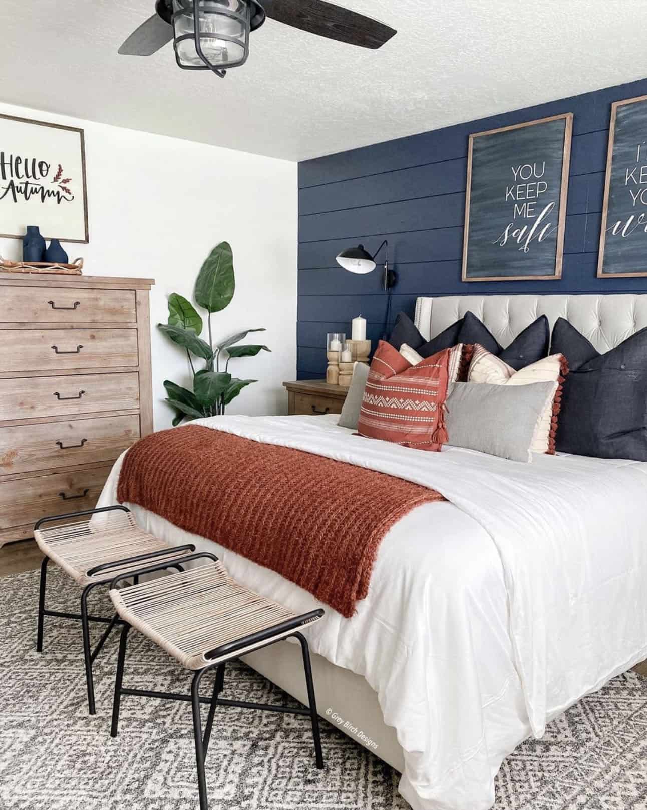 bedroom-fall-decor-with-navy-rust-gray