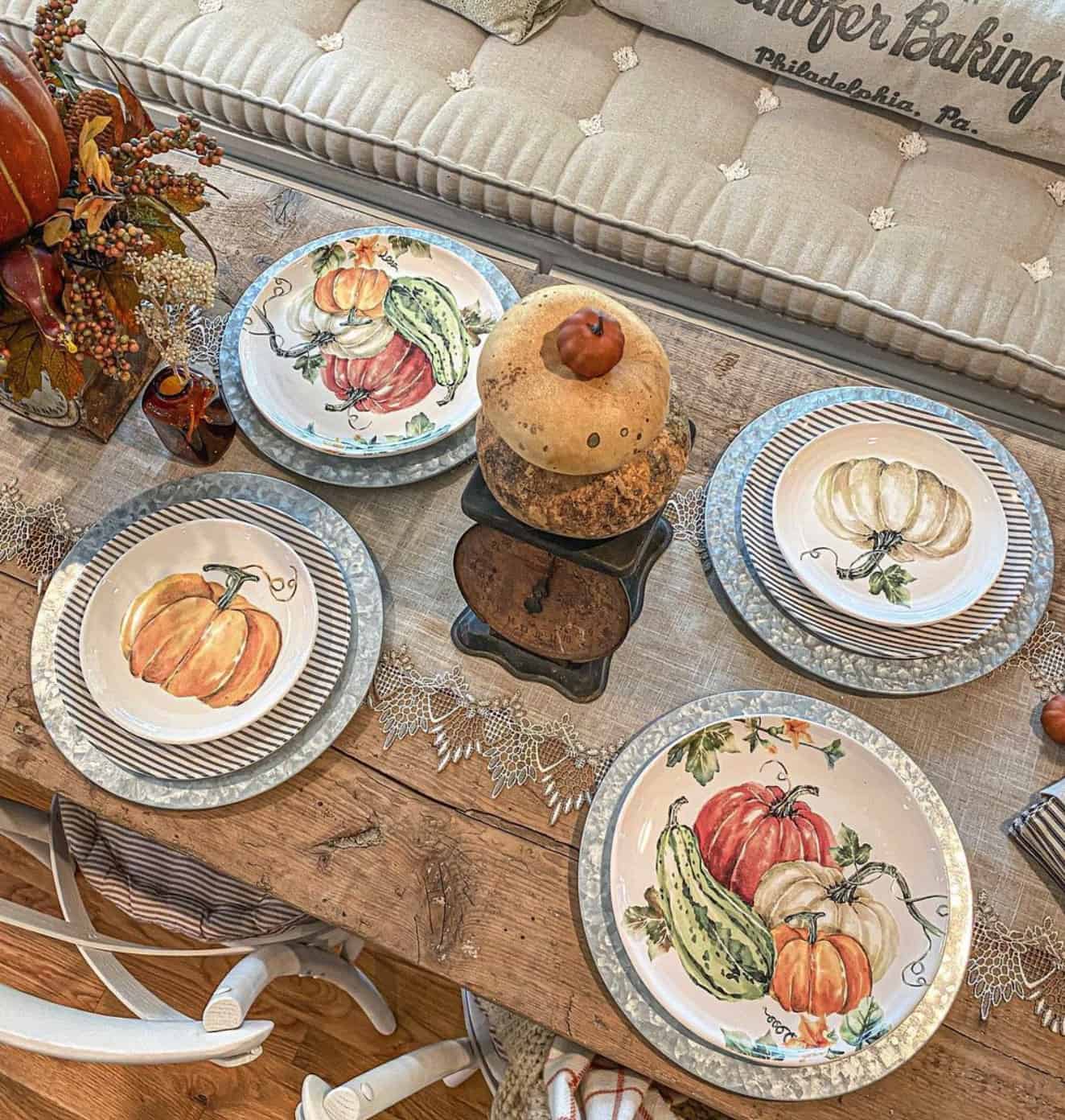 fall-pumpkin-centerpiece-table-decor