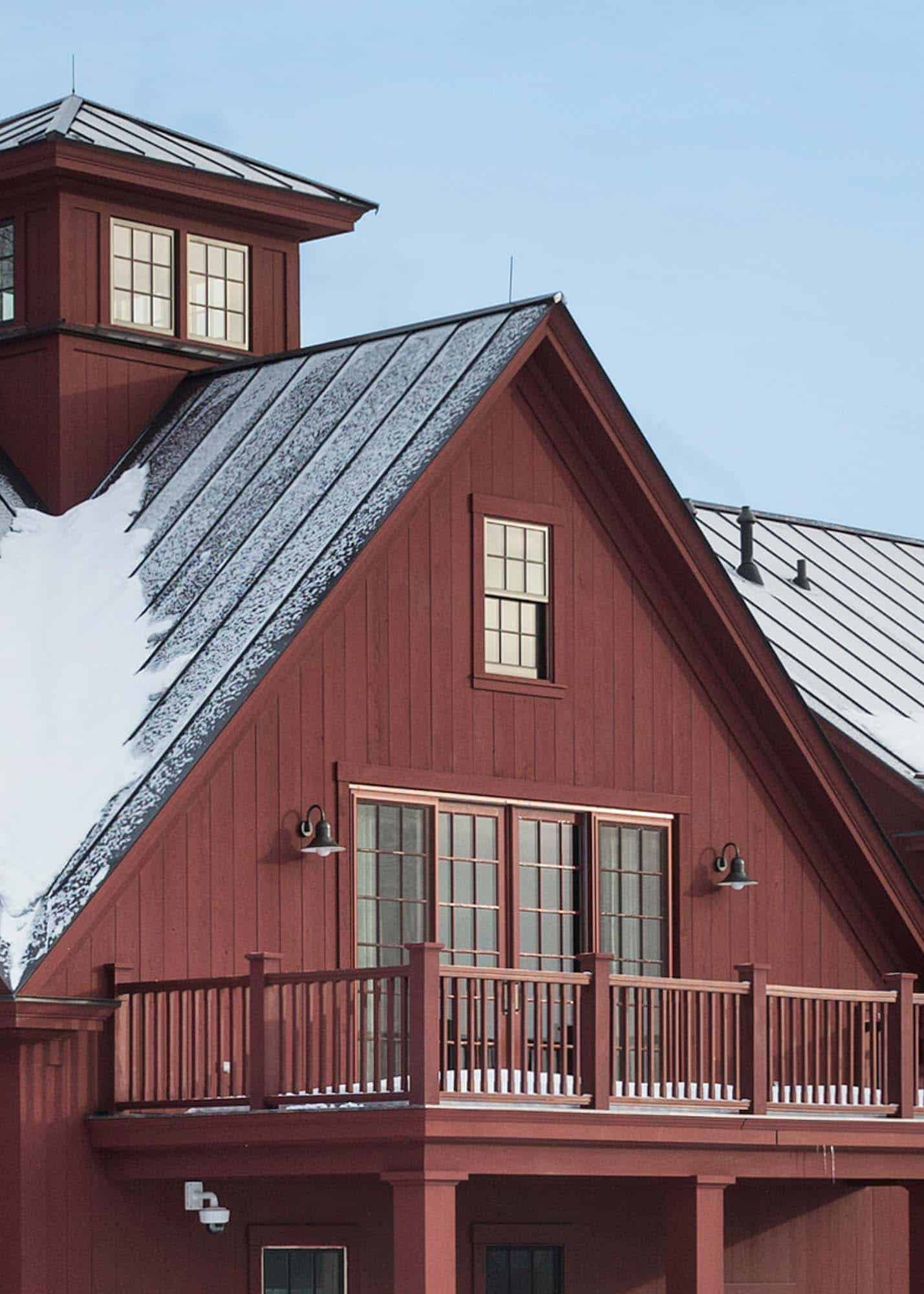 farmhouse-inspired-mountain-home-exterior