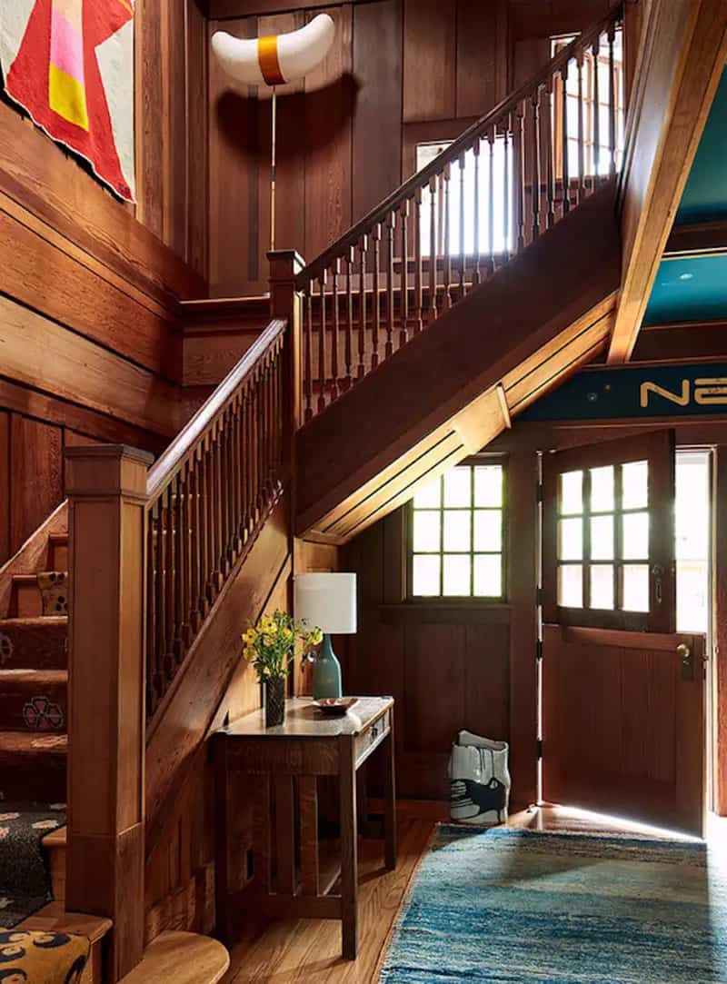 historic-craftsman-home-entry-with-a-staircase