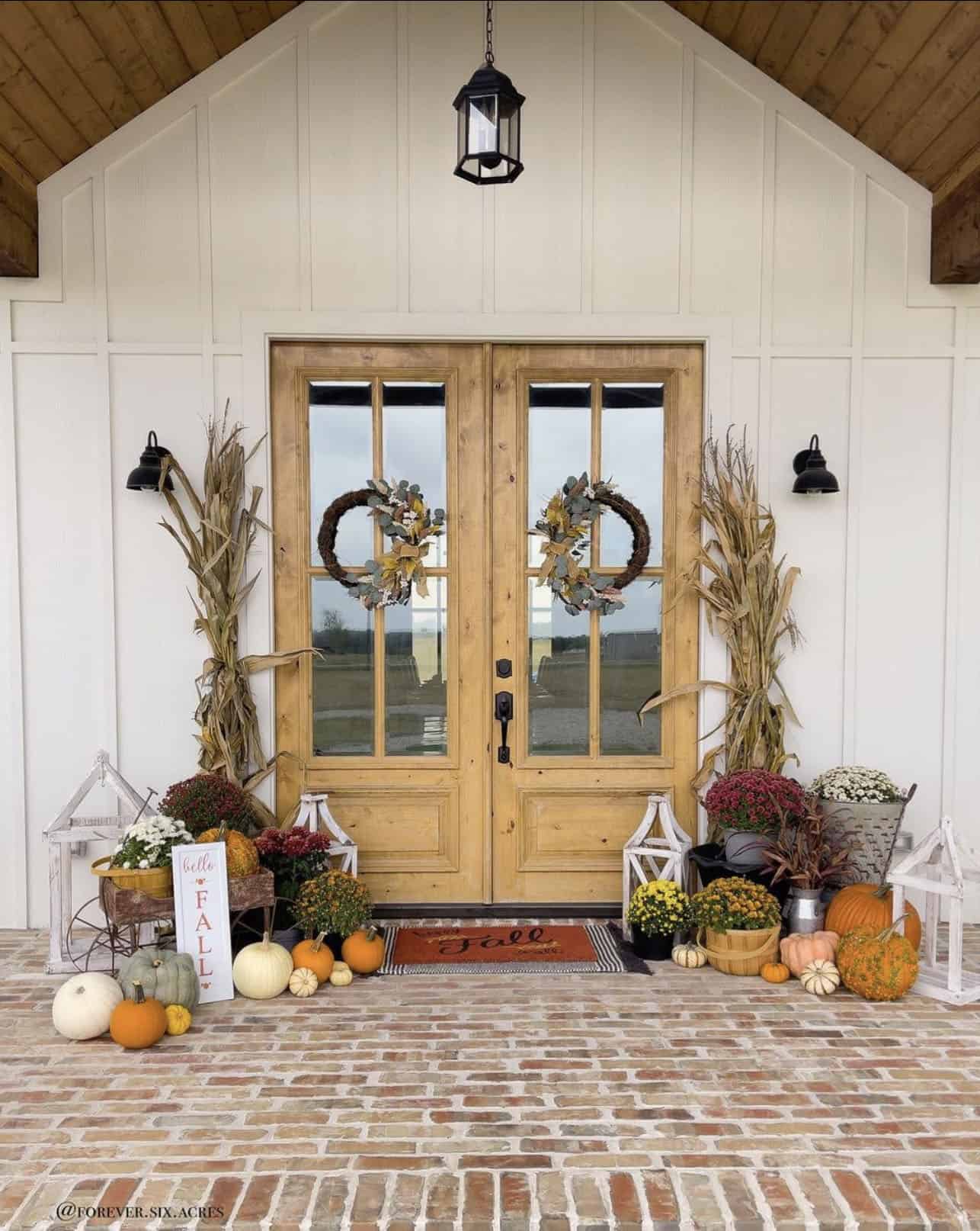 farmhouse-fall-front-door