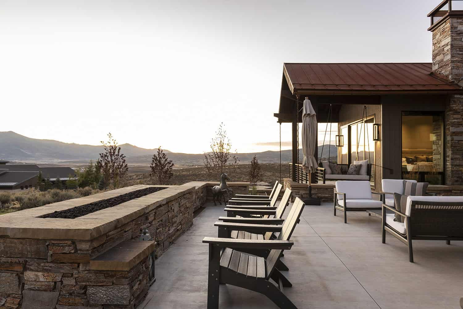 mountain-home-exterior-patio