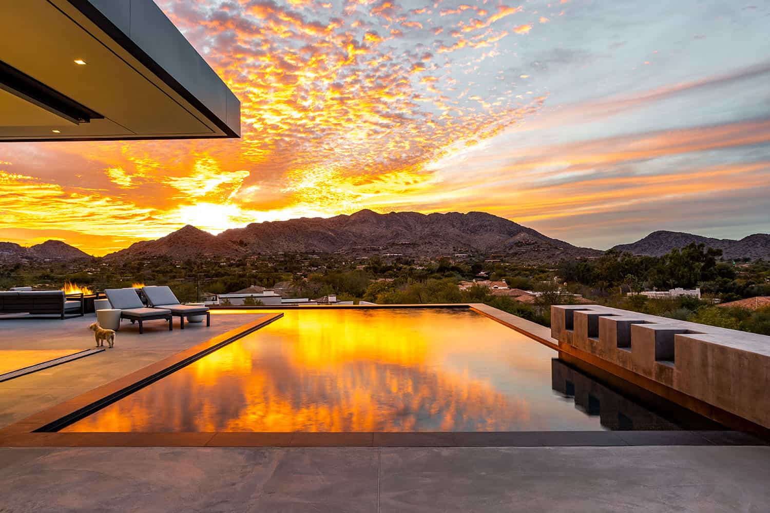 modern-desert-home-patio-with-a-pool-at-sunset