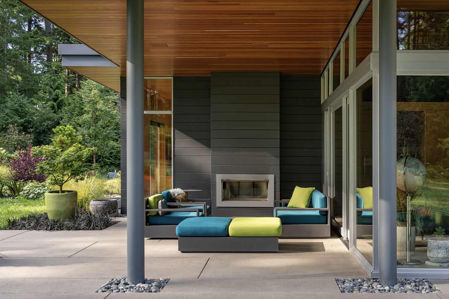 modern-home-covered-patio