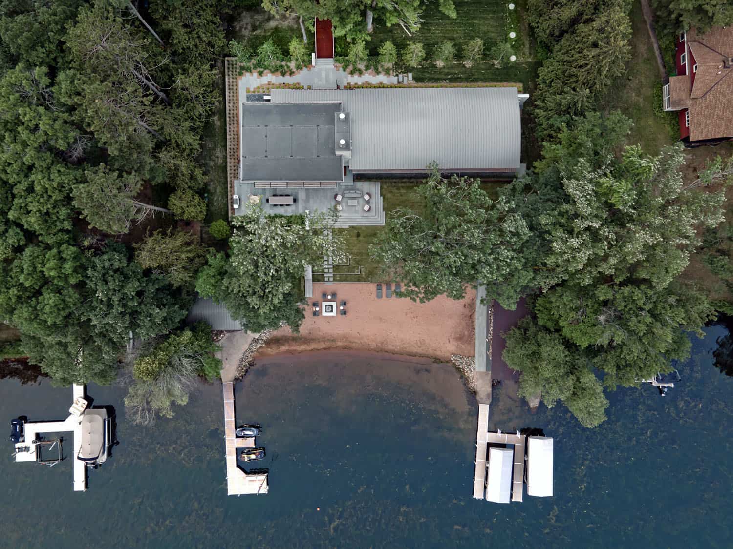modern-lake-house-aerial-view