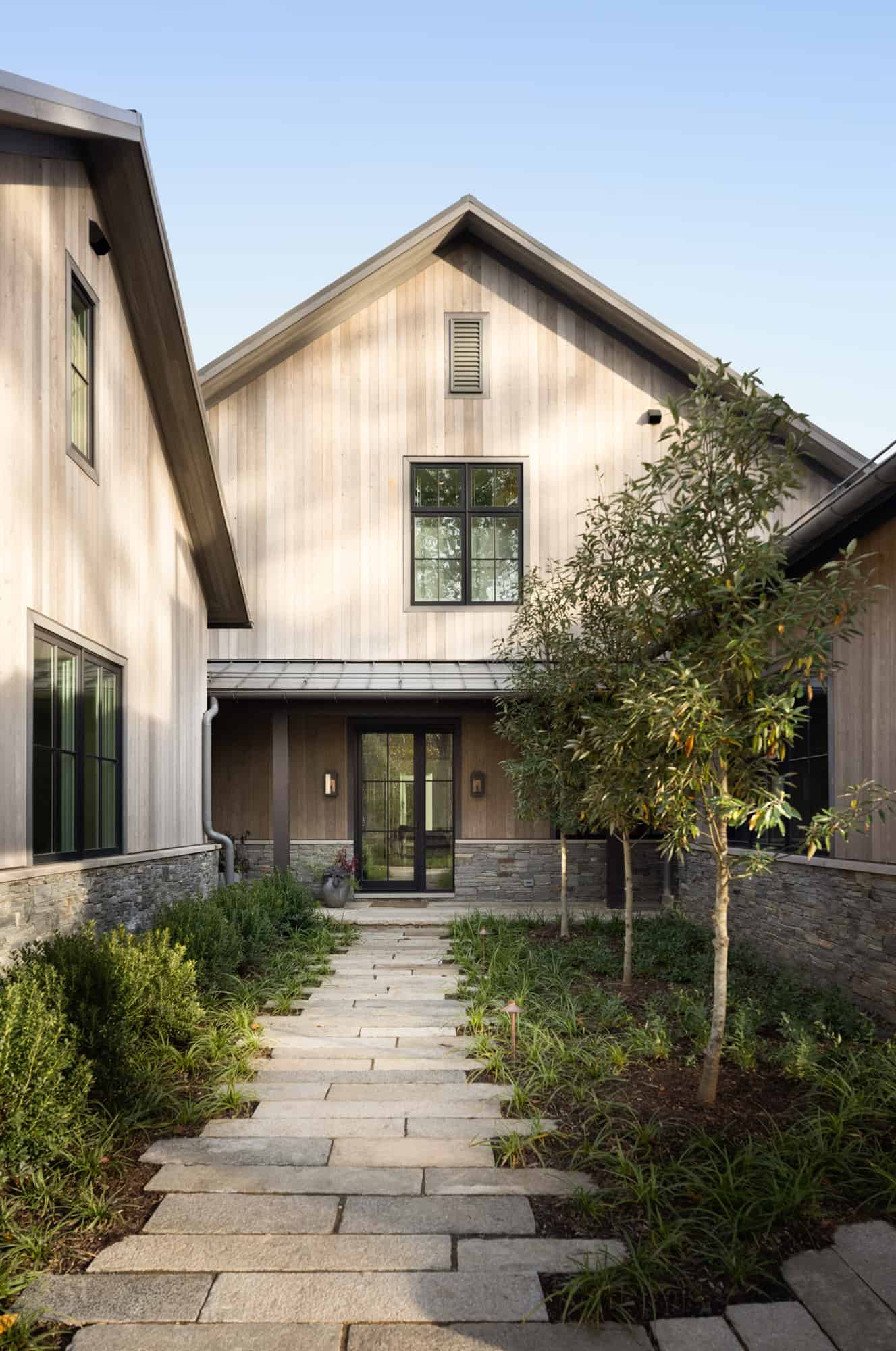 modern-mountain-inspired-home-exterior