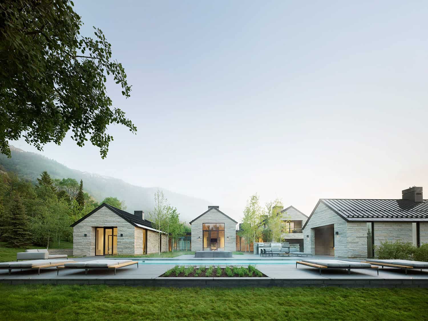 teton-mountain-modern-retreat-exterior