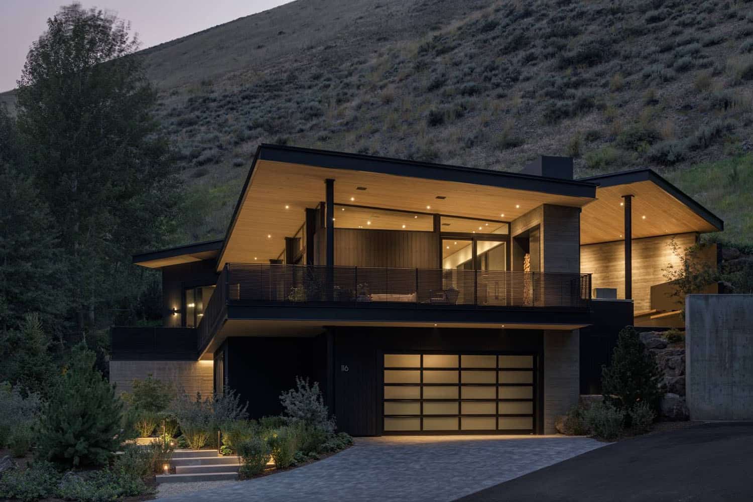 mountain-modern-home-exterior-at-dusk