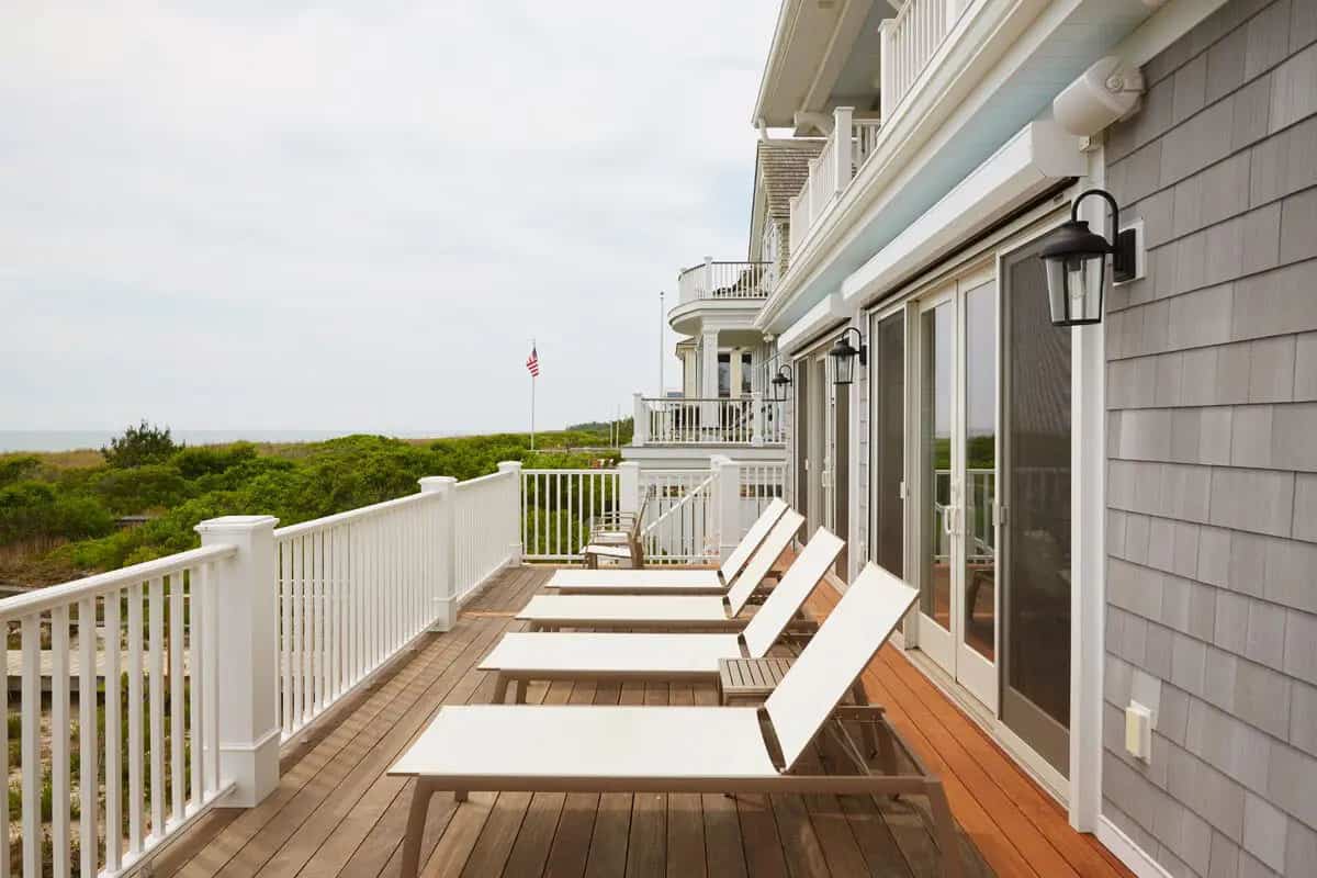 beach-house-balcony