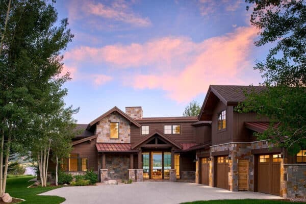 featured posts image for Tour a marvelous mountain style lake house in Steamboat Springs