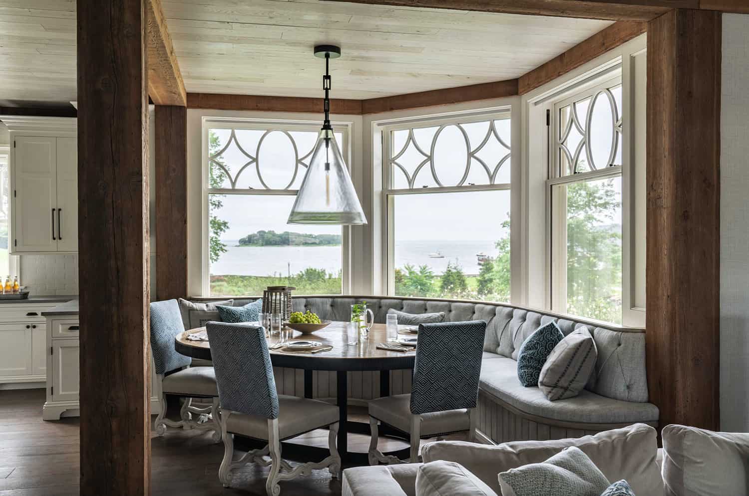 beach-style-kitchen-dining-banquette-window-seat