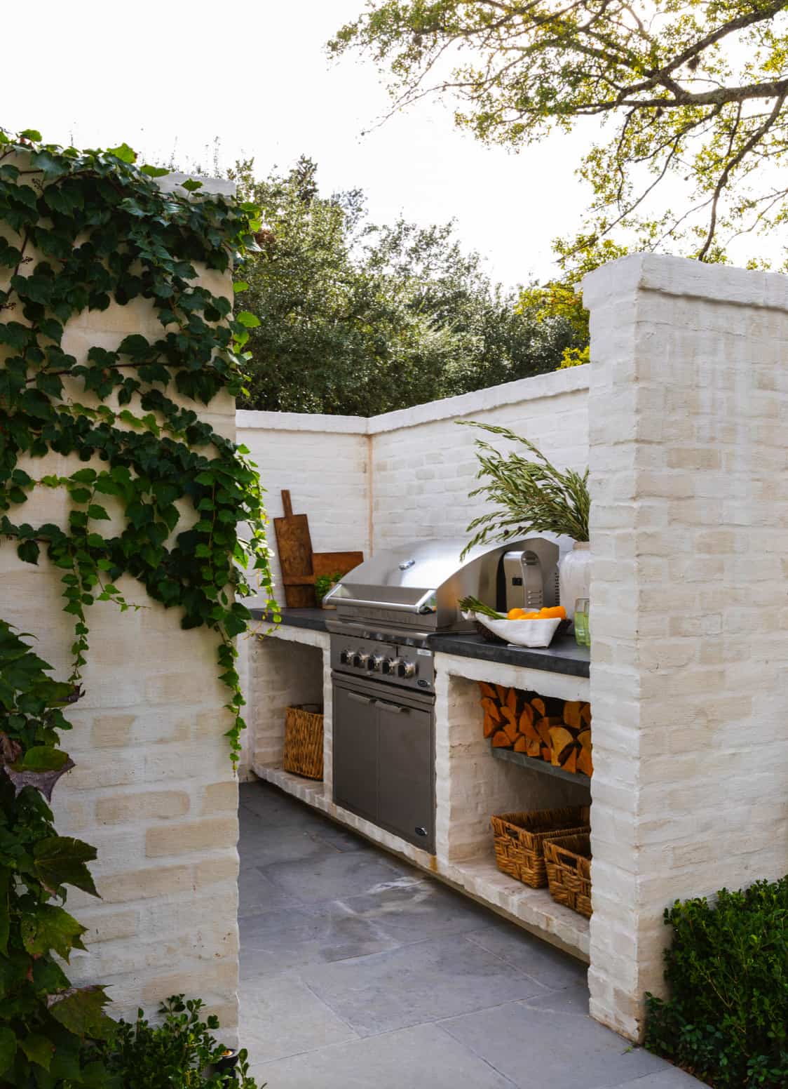 contemporary-outdoor-grill-station