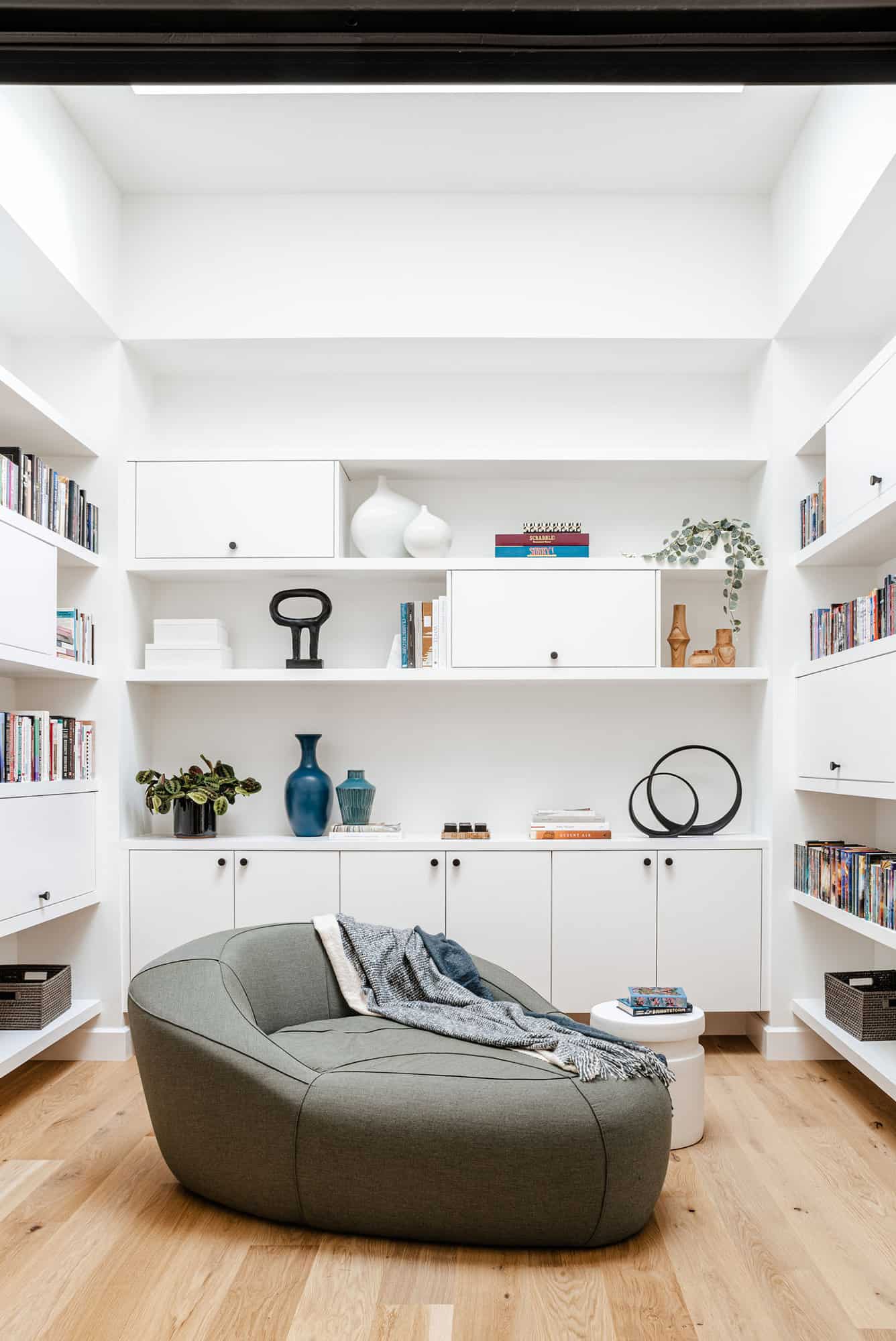 contemporary-home-library
