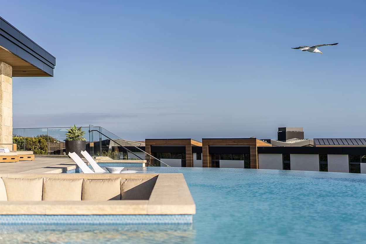 modern-coastal-style-swimming-pool