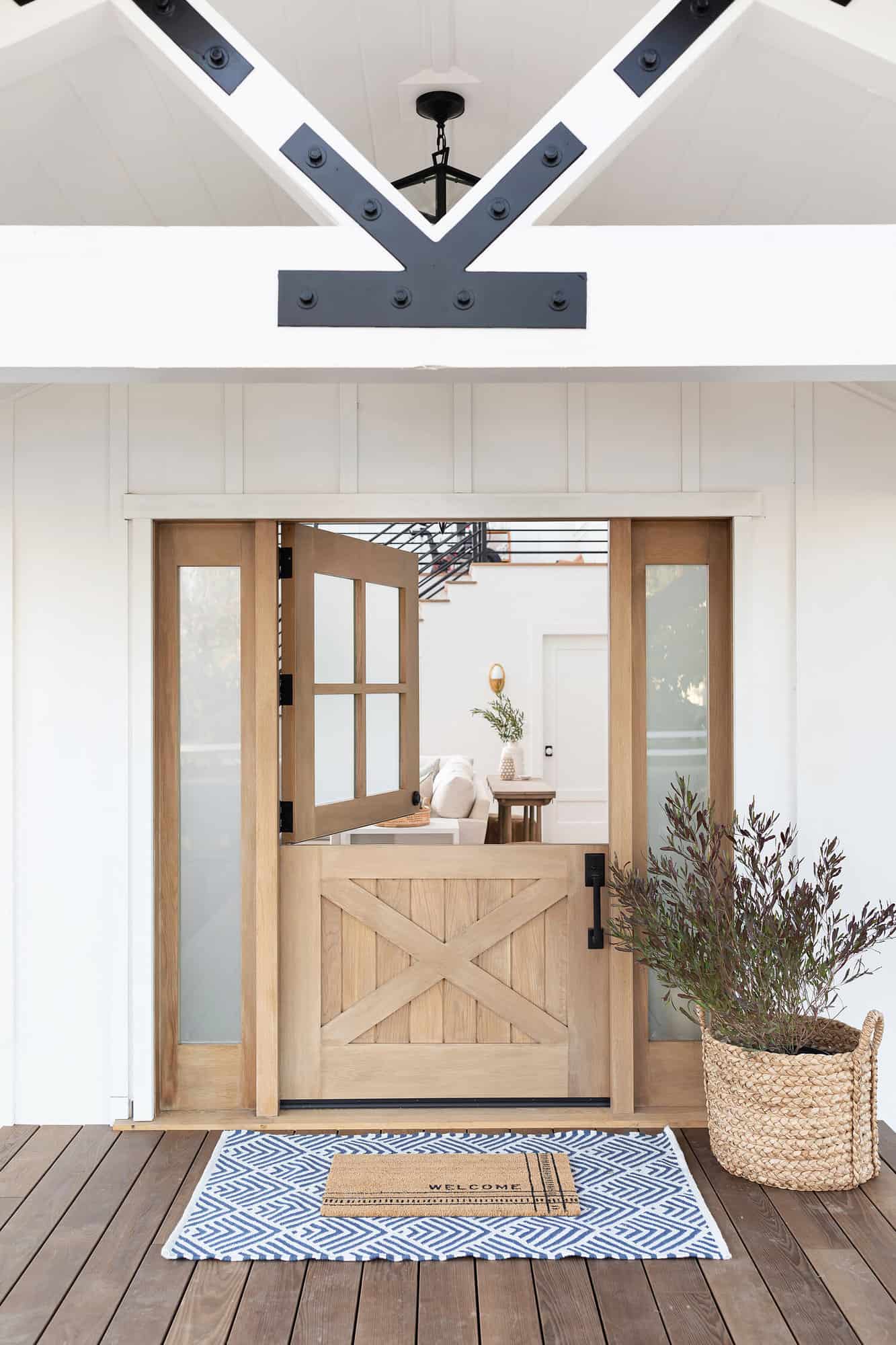 modern-farmhouse-dutch-door-entry
