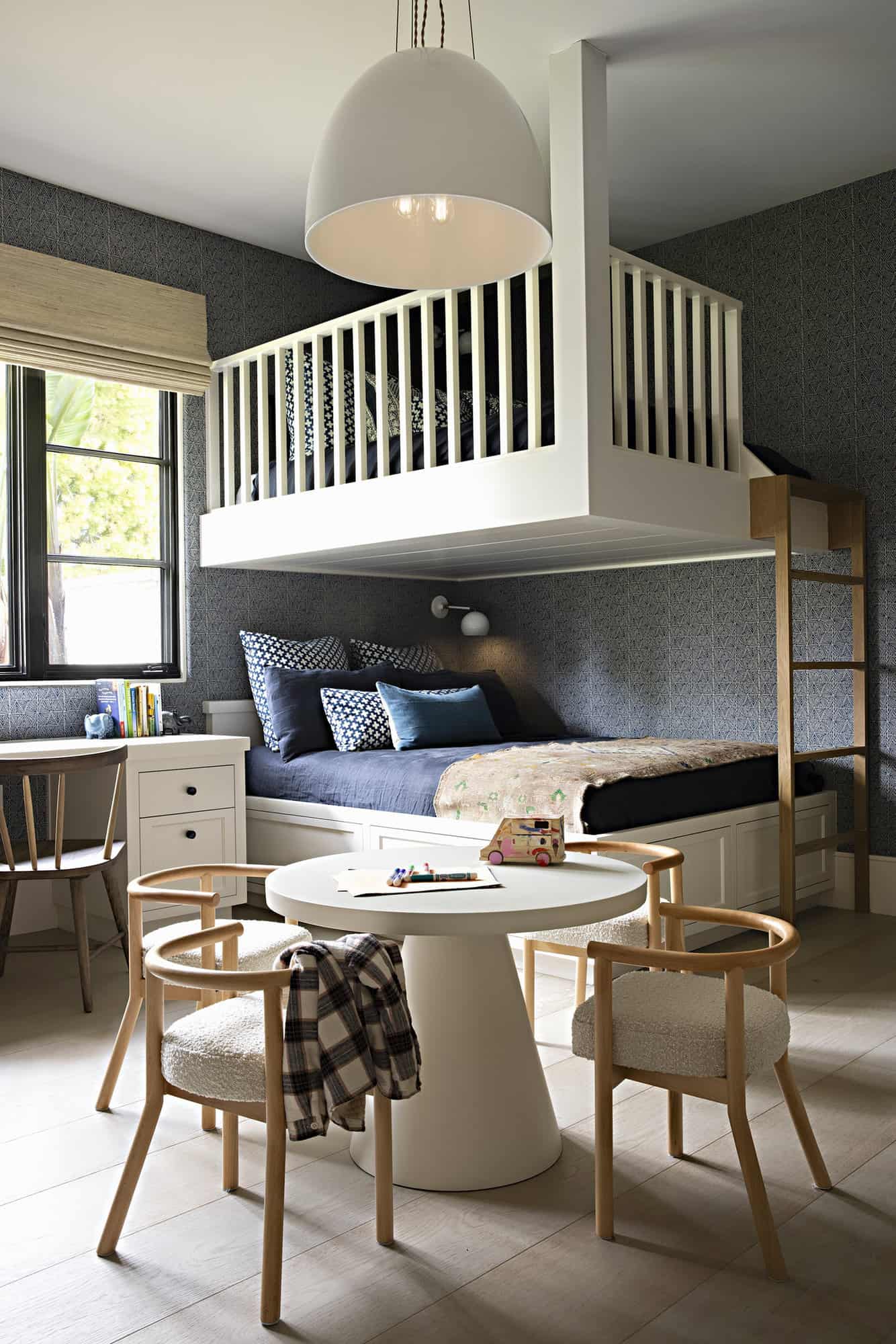 modern-mediterranean-style-kids-bunk-bedroom