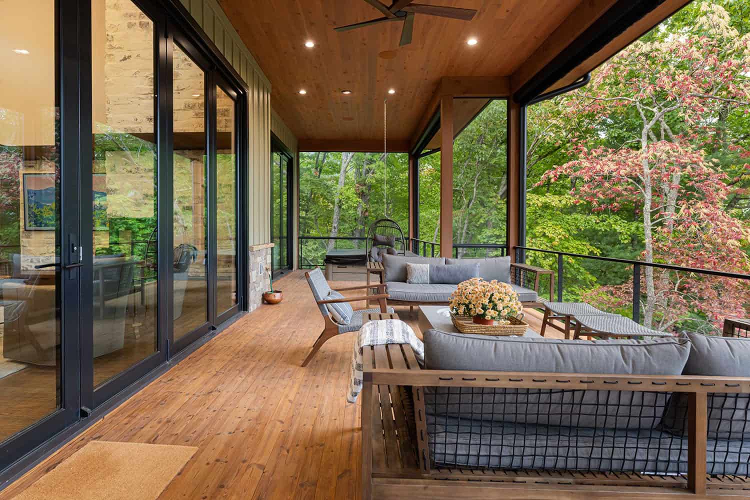 contemporary-screened-porch