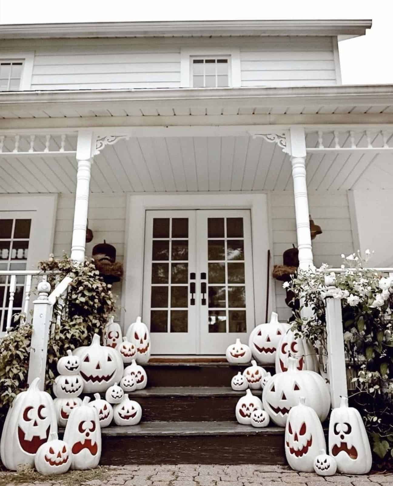 spooky-porch-steps-with-jack-o-lanterns