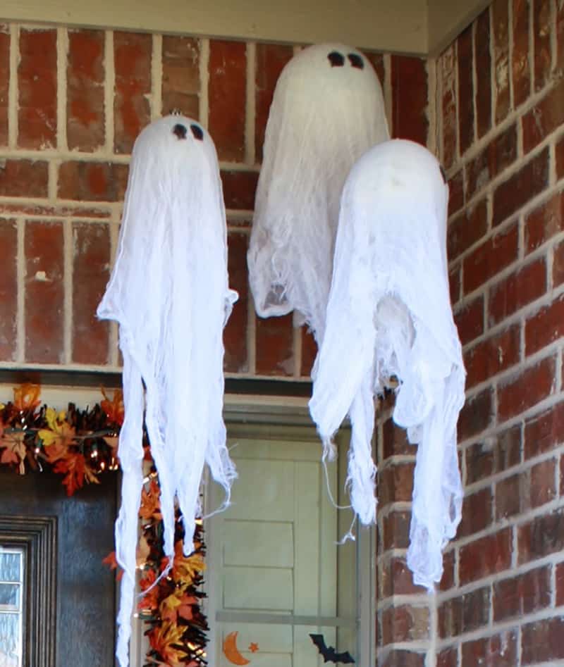 spooky-outdoor-hanging-halloween-ghost