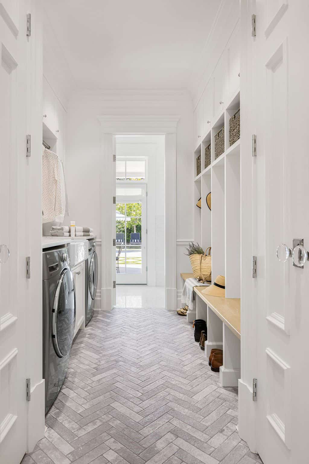 traditional-mudroom-and-laundry-room