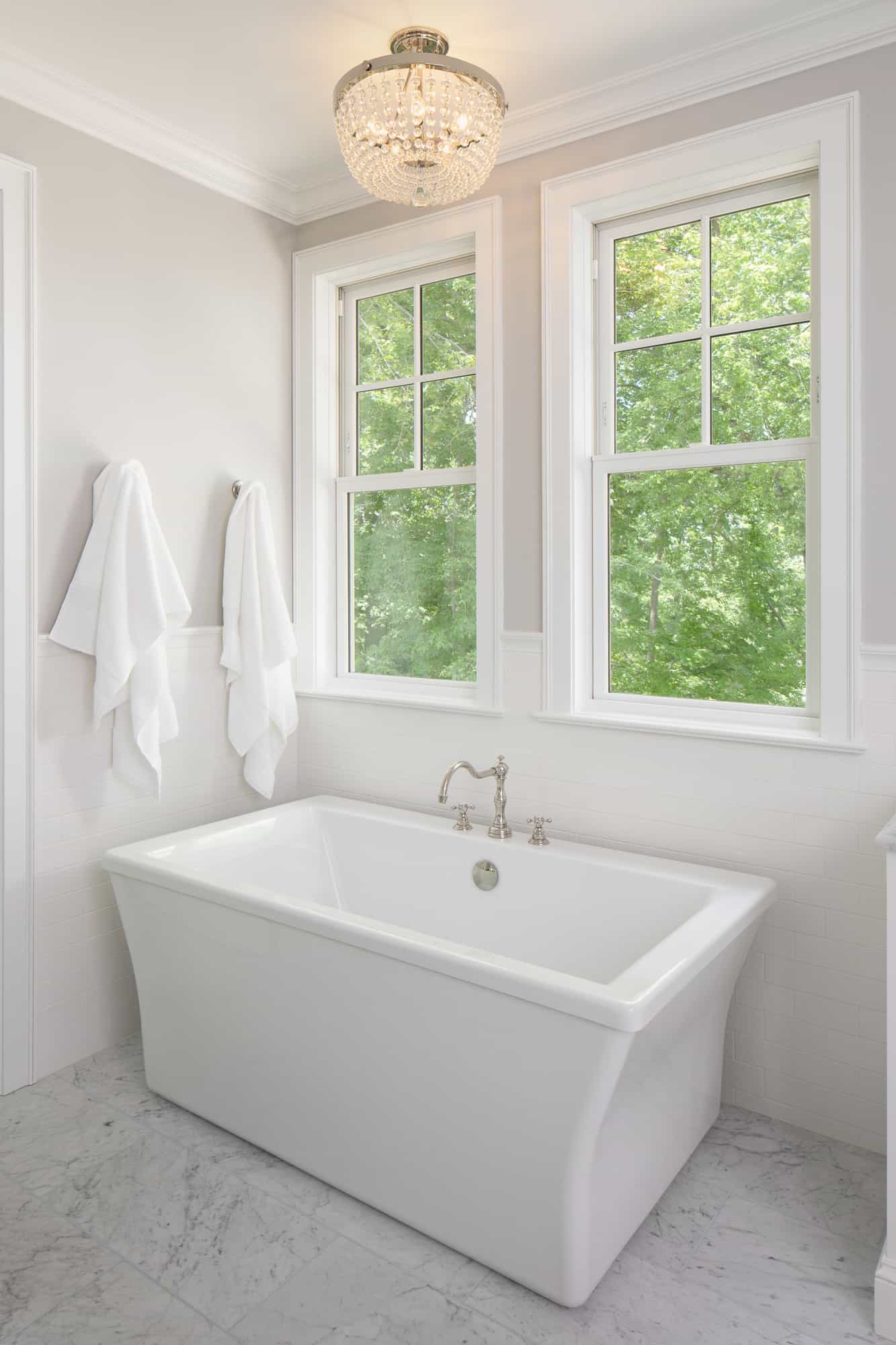 traditional-style-bathroom-with-a-freestanding-tub
