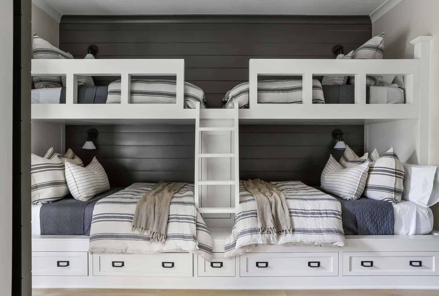 transitional-modern-farmhouse-bunk-bedroom