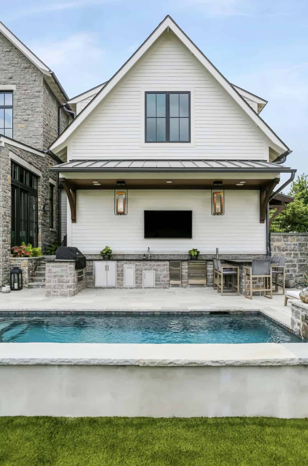 transitional-modern-farmhouse-pool