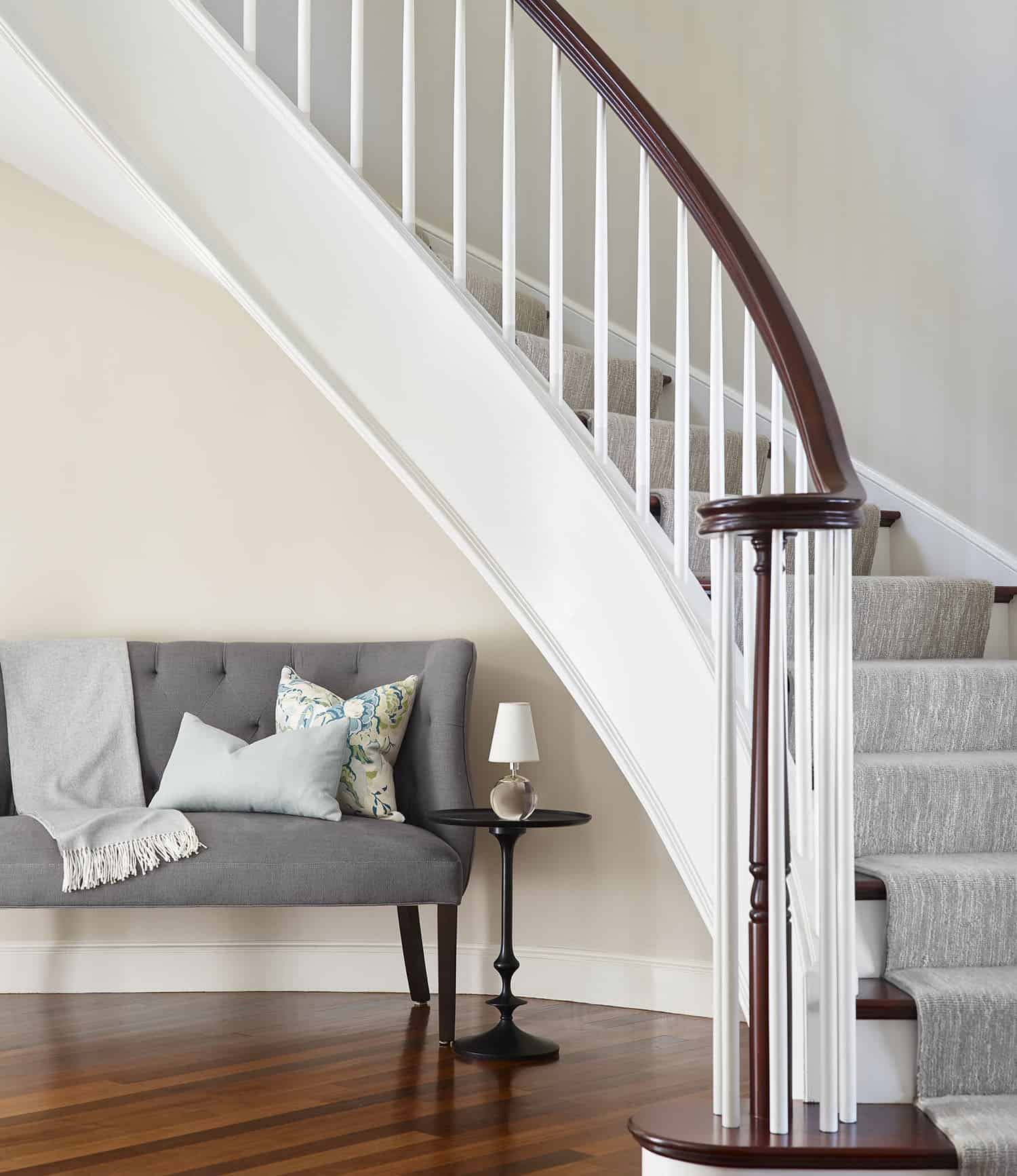 beach-style-curved-staircase