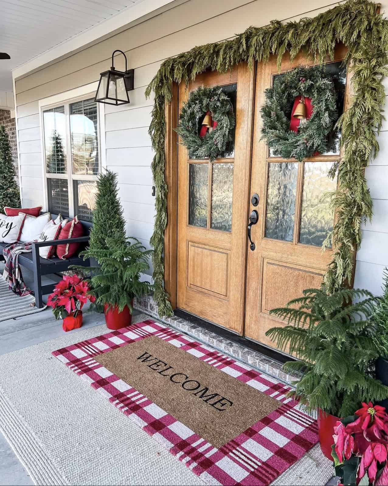 christmas-decorated-front-porch-in-traditional-red-and-green