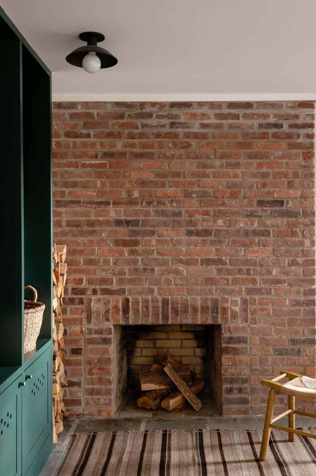 colonial-revival-brick-fireplace