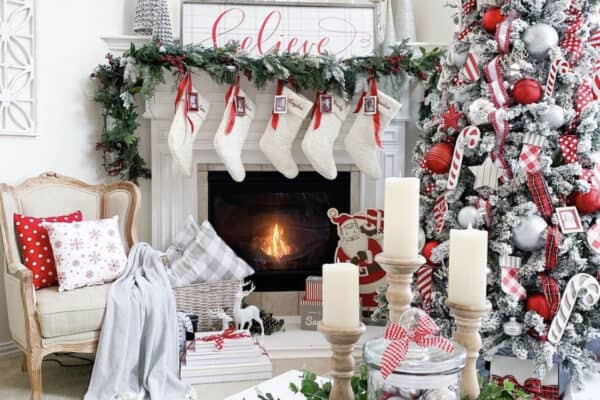 featured posts image for 22 Beautiful Ways to Decorate Your Living Room for Christmas