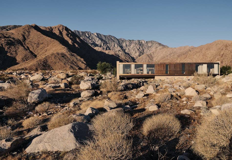 modern-desert-home-exterior