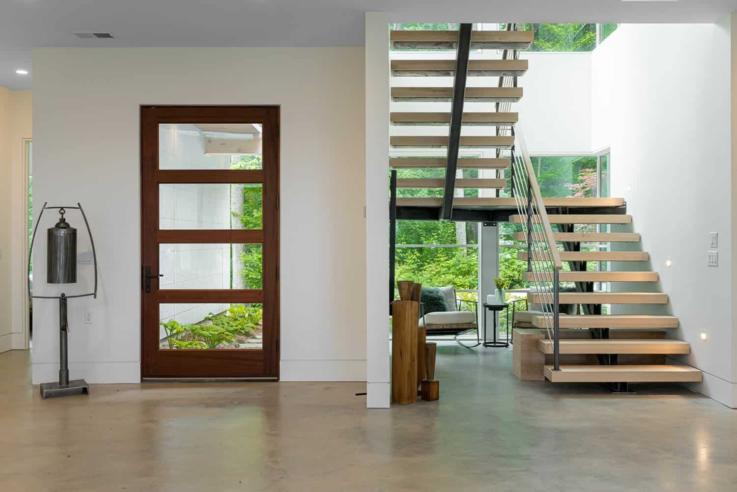 modern-mountain-home-entry-and-staircase