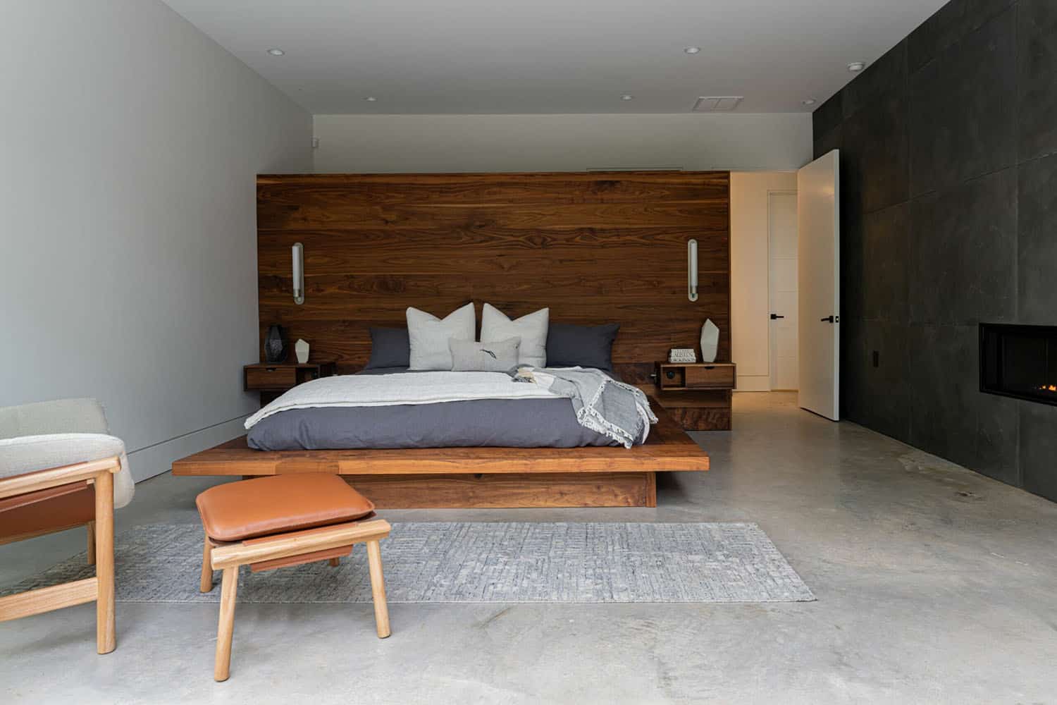 modern-bedroom-with-a-platform-bed-and-wood-headboard