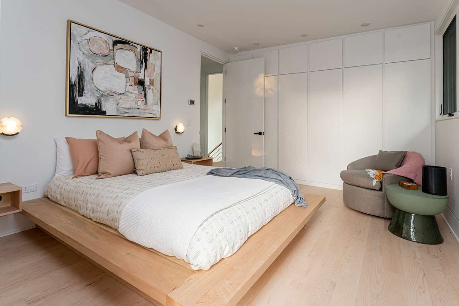modern-bedroom-with-a-platform-bed