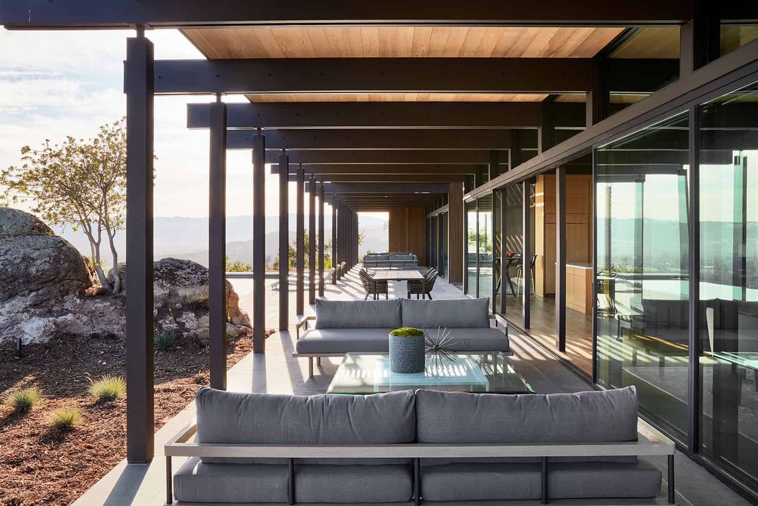modern-home-exterior-covered-patio