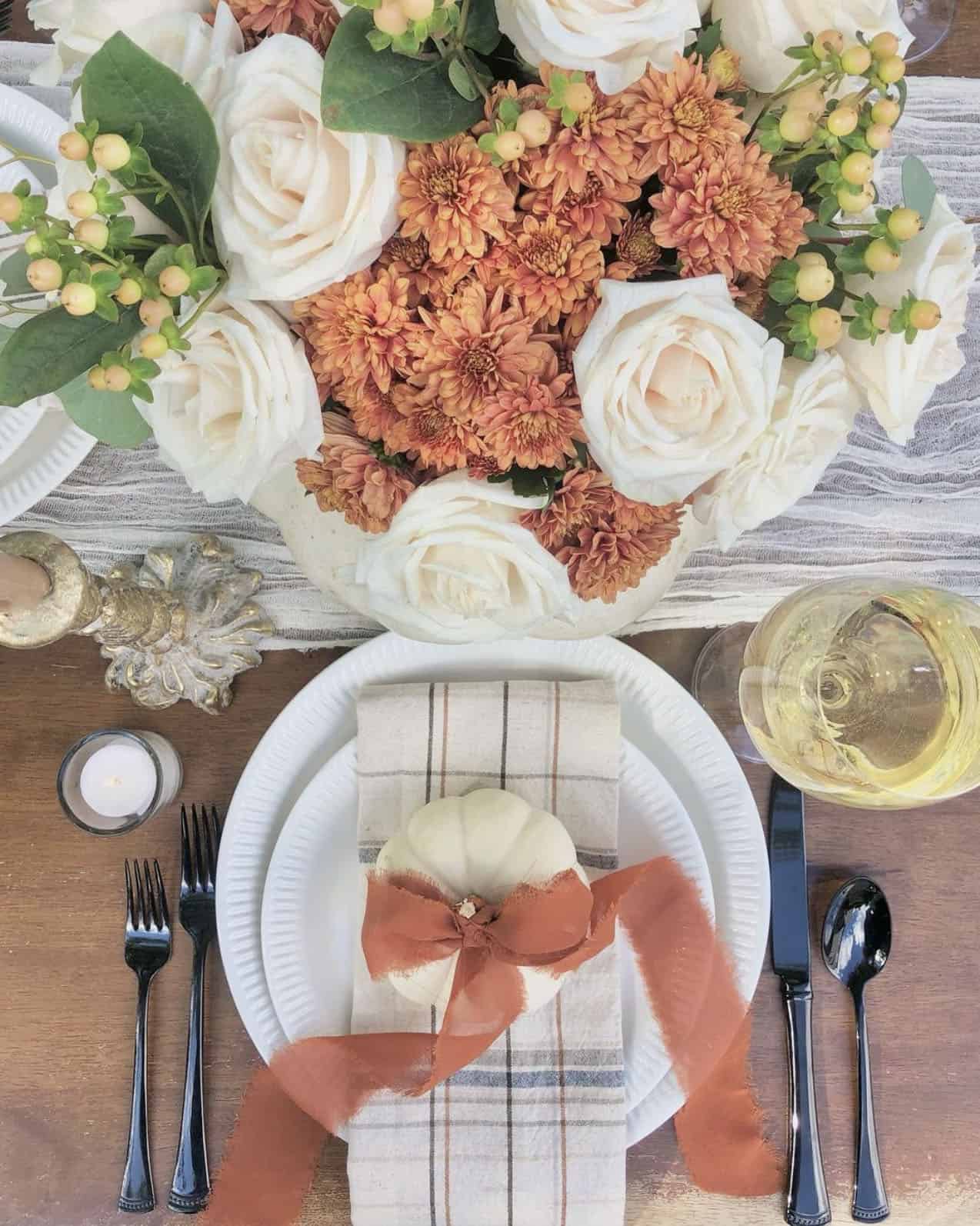 thanksgiving-outdoor-dining-table-place-setting