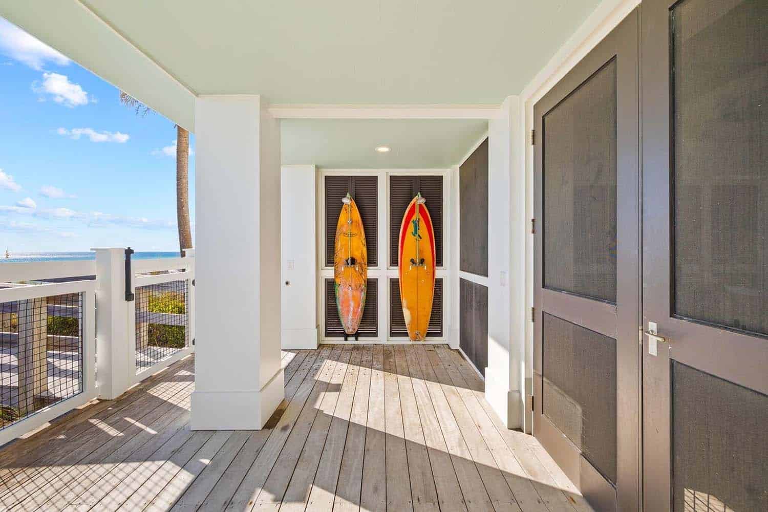 beach-house-exterior-deck