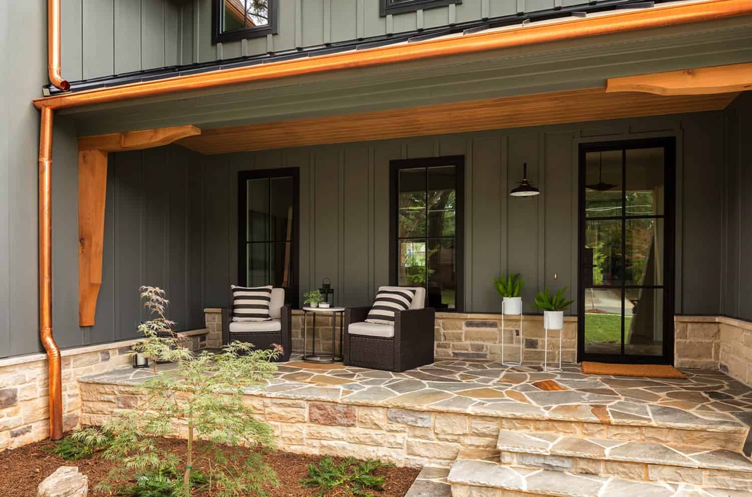 transitional-home-front-porch-exterior